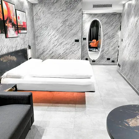 Adv - Exclusive 招待所 博尔扎诺