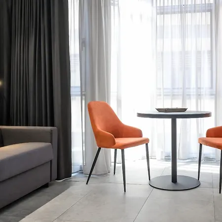 招待所 Adv - Exclusive